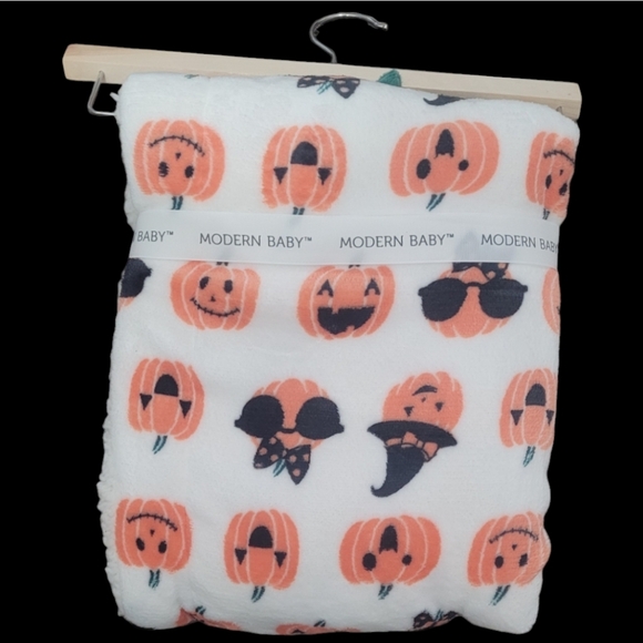 Modern Baby Reversible Snuggle Blanket with Rattle - Picture 3 of 9